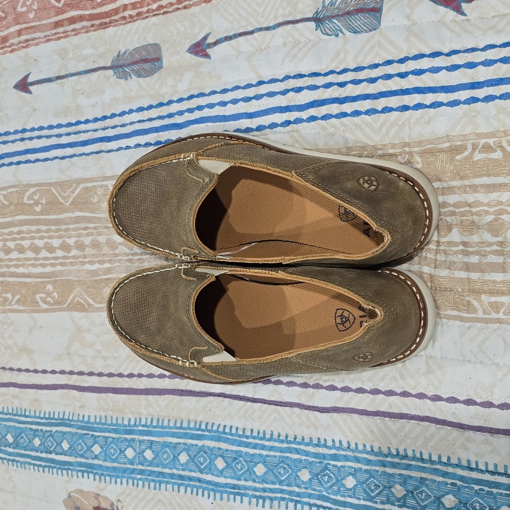 Ariat Crusier shoes